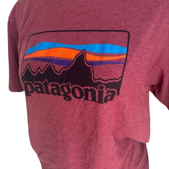Patagonia Logo Tee Maroon Slim Fit Womens Medium Short Sleeve Mountain Graphic - Picture 6 of 10